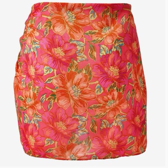 Beach Riot Melanie Sarong in Miami Peony - Picture 3 of 8